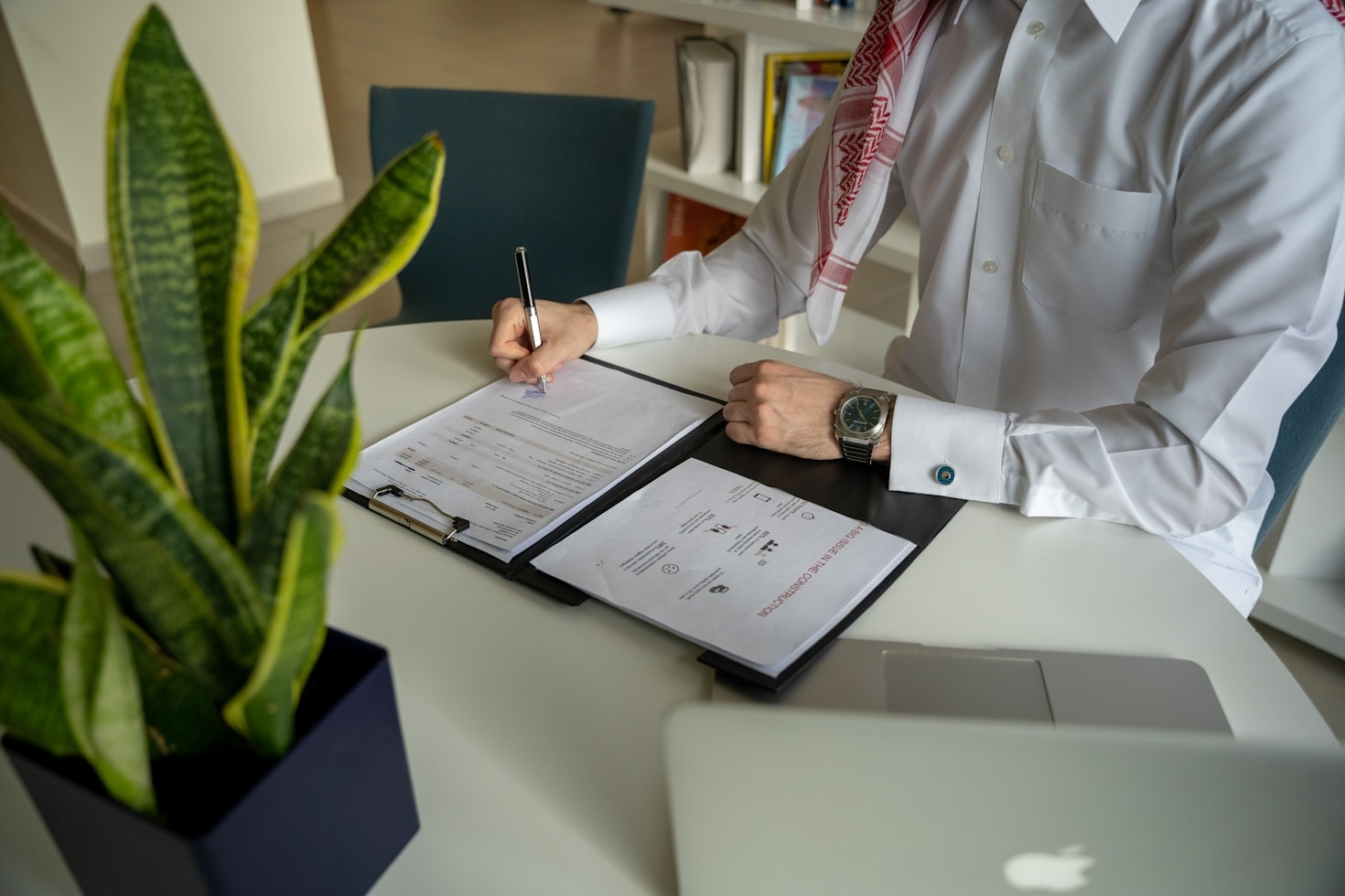 Top 7 Must-Have Tools and Features for Every Medical Writer in 2025